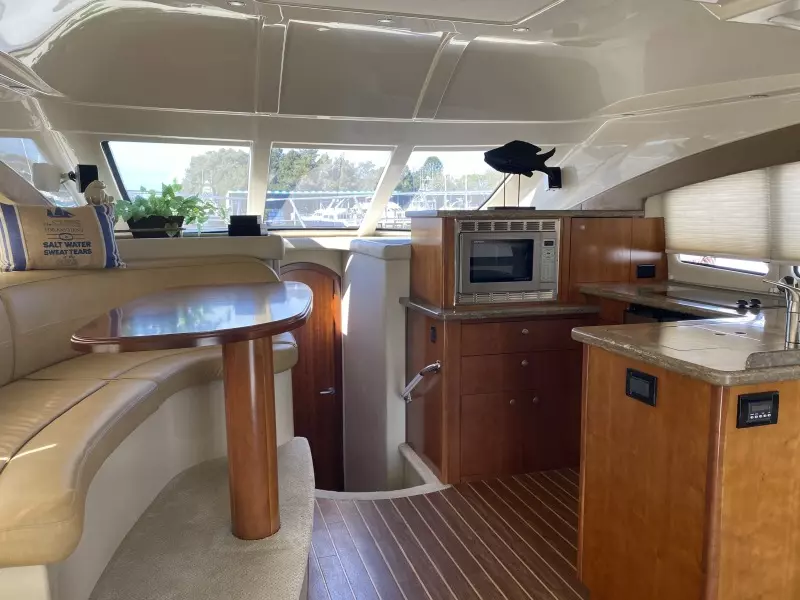 2009 Cruisers Yachts 447