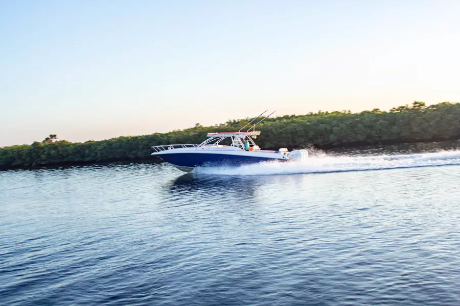 2005 Fountain 38 LX 06