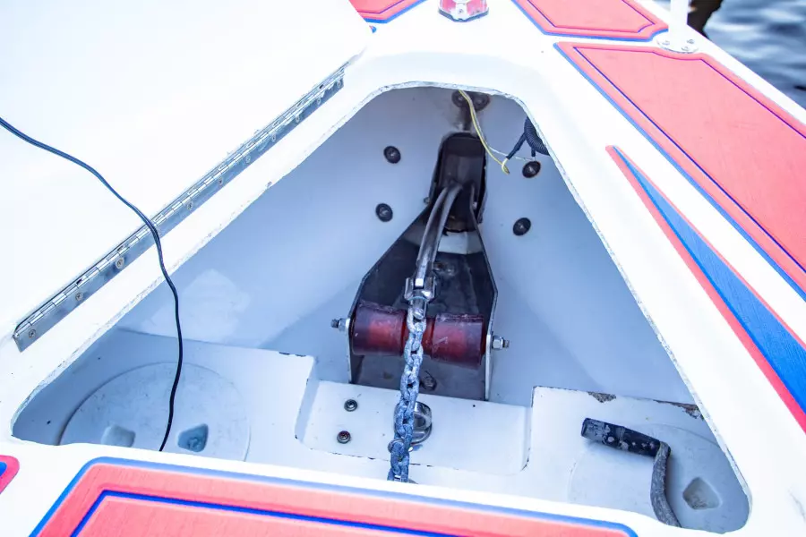 2005 Fountain 38 LX 29