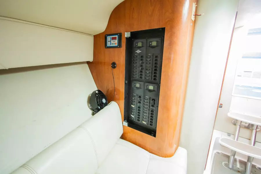 2005 Fountain 38 LX 65