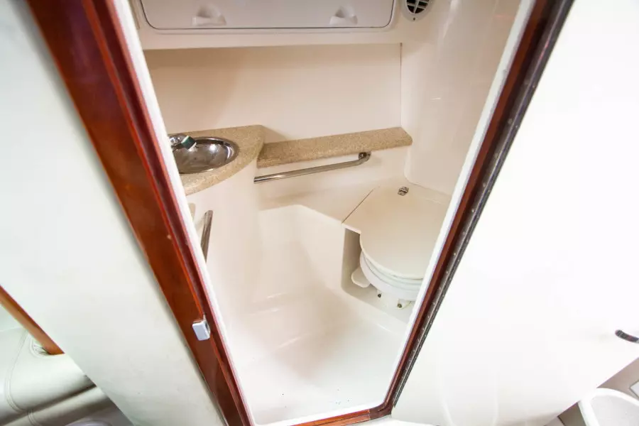 2005 Fountain 38 LX 64