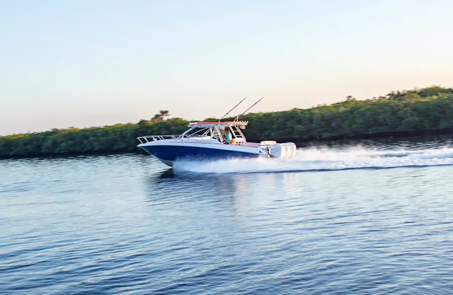 2005 Fountain 38 LX 05