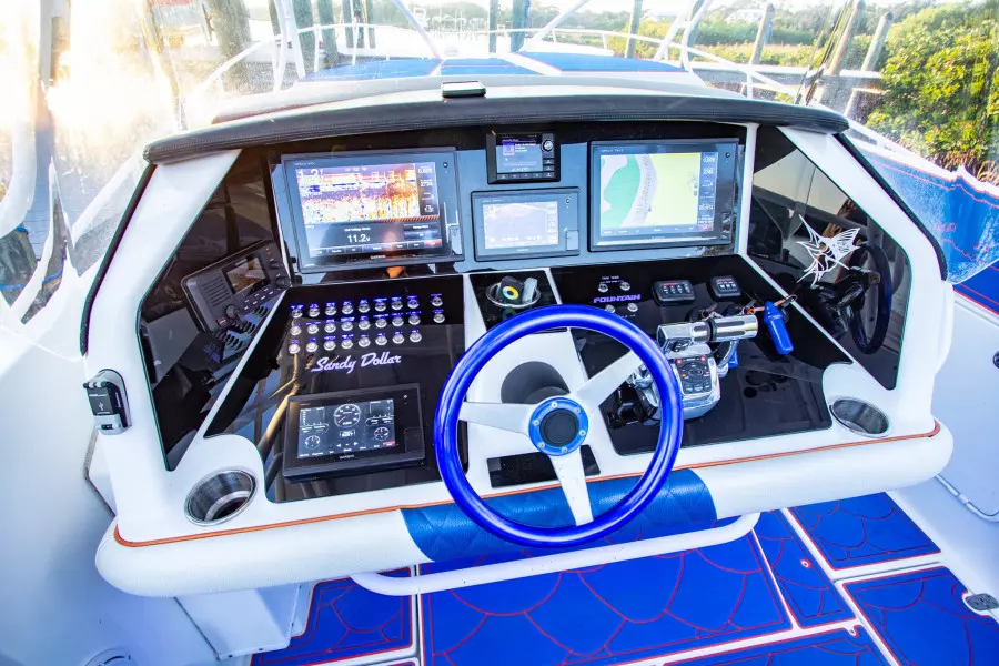 2005 Fountain 38 LX 10