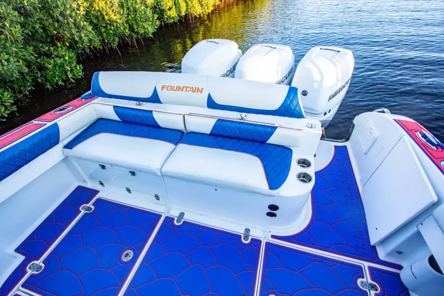 2005 Fountain 38 LX 18