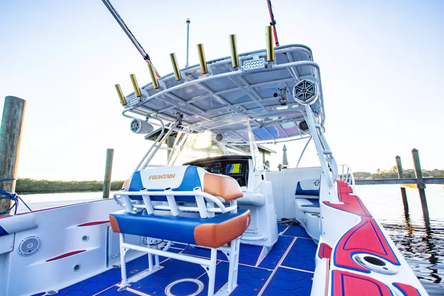 2005 Fountain 38 LX 12