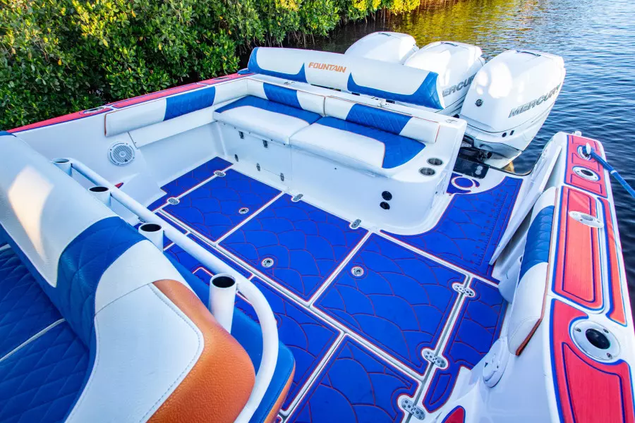 2005 Fountain 38 LX 16