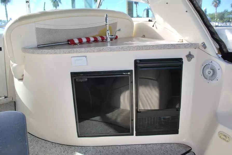 2002 Rinker 342 Fiesta Vee