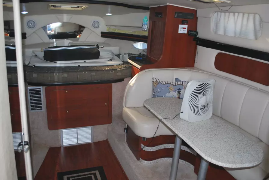 2002 Rinker 342 Fiesta Vee