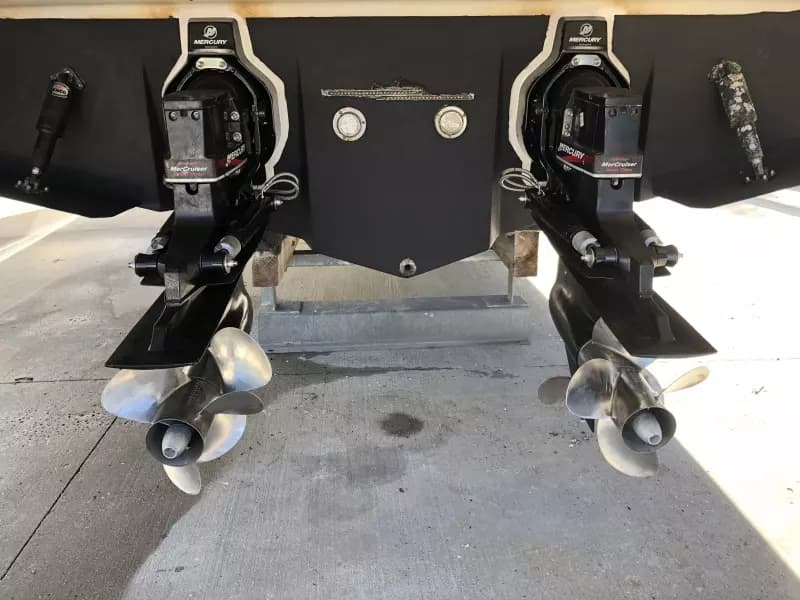 2002 Rinker 342 Fiesta Vee