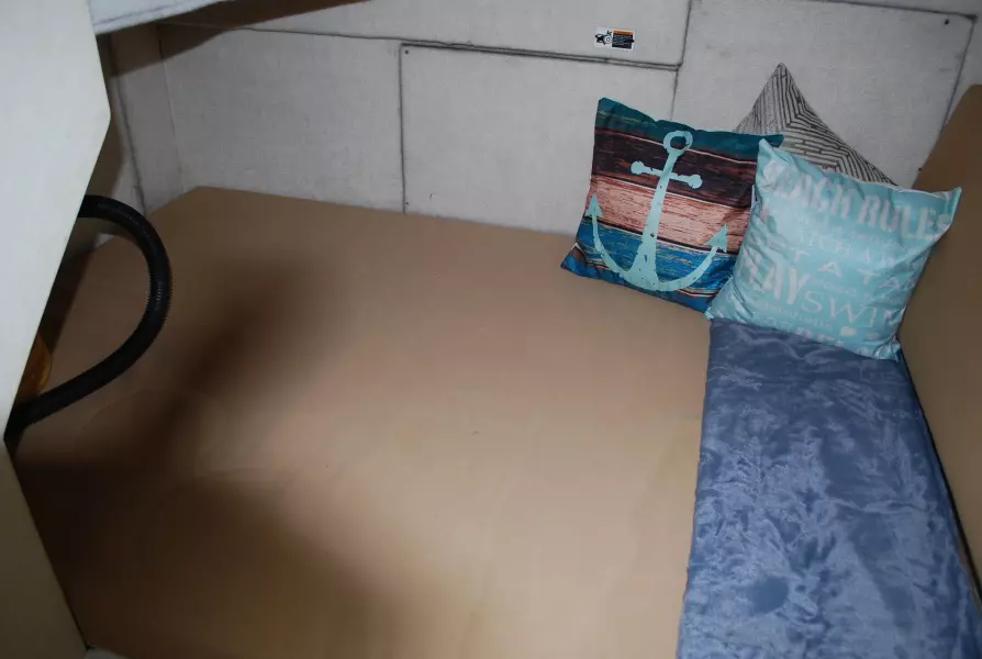 1996 Bayliner 3988 Command Bridge