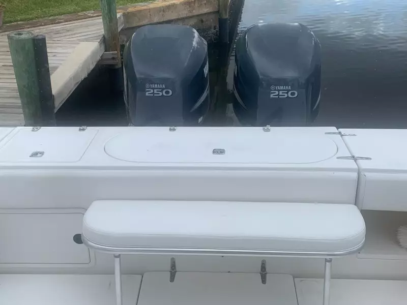 2001 Venture 34 Center Console