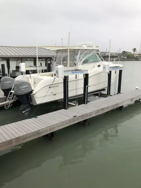 2015 World Cat 320 EC