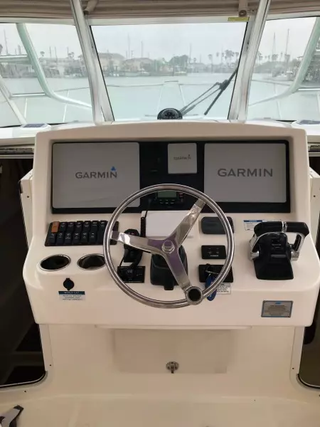 2015 World Cat 320 EC