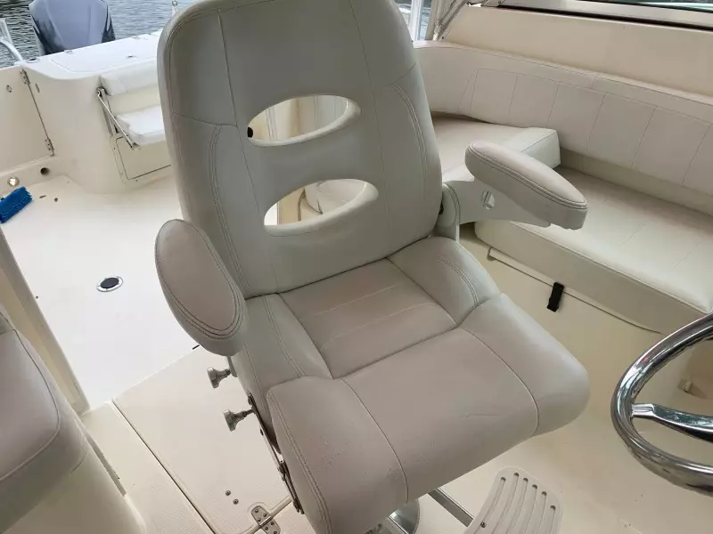 2015 World Cat 320 EC