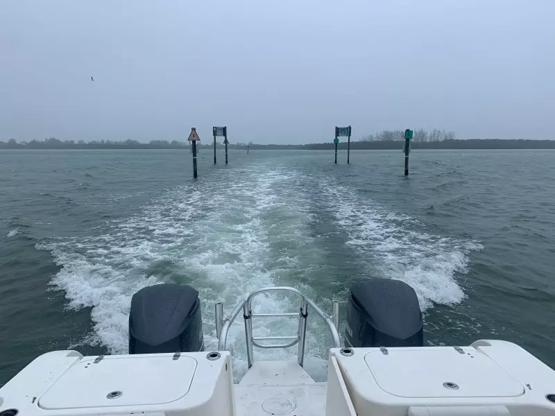 2015 World Cat 320 EC