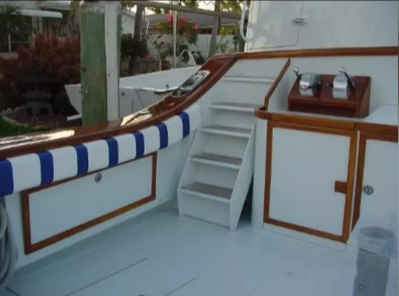 1965 Burger Cockpit Flybridge Motor Yacht