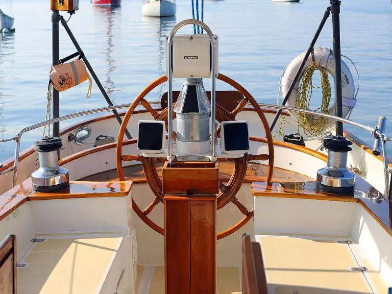 Cockpit Aft to Helm
