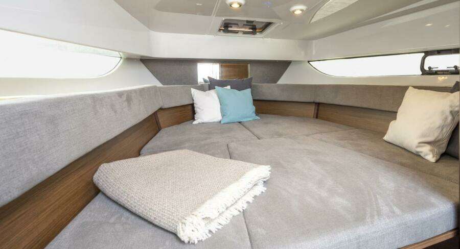 2025 Beneteau Flyer 9 SunDeck