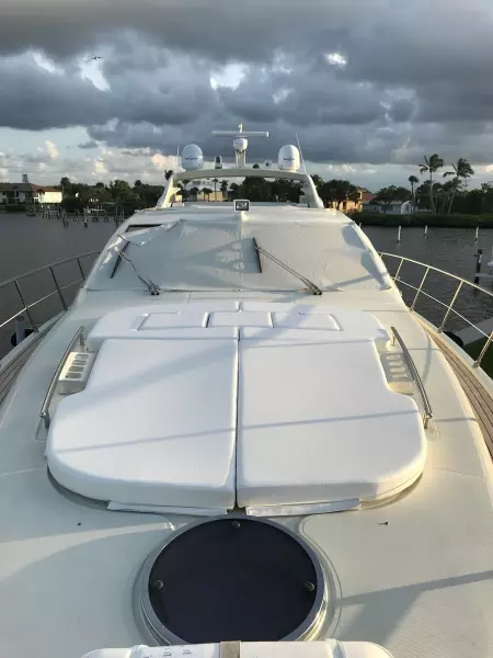 2007 Azimut 68S