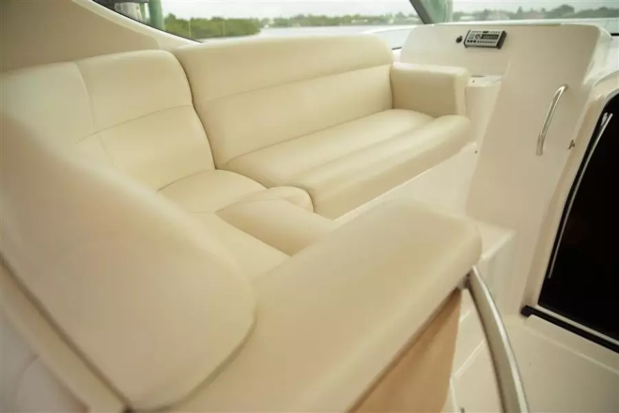 2008 Tiara Yachts 3900 Sovran
