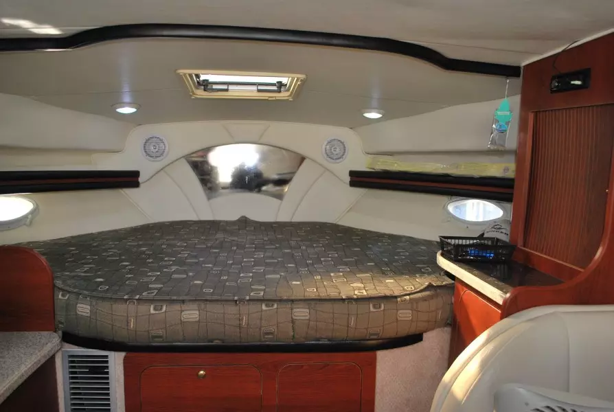 2002 Rinker 342 Fiesta Vee