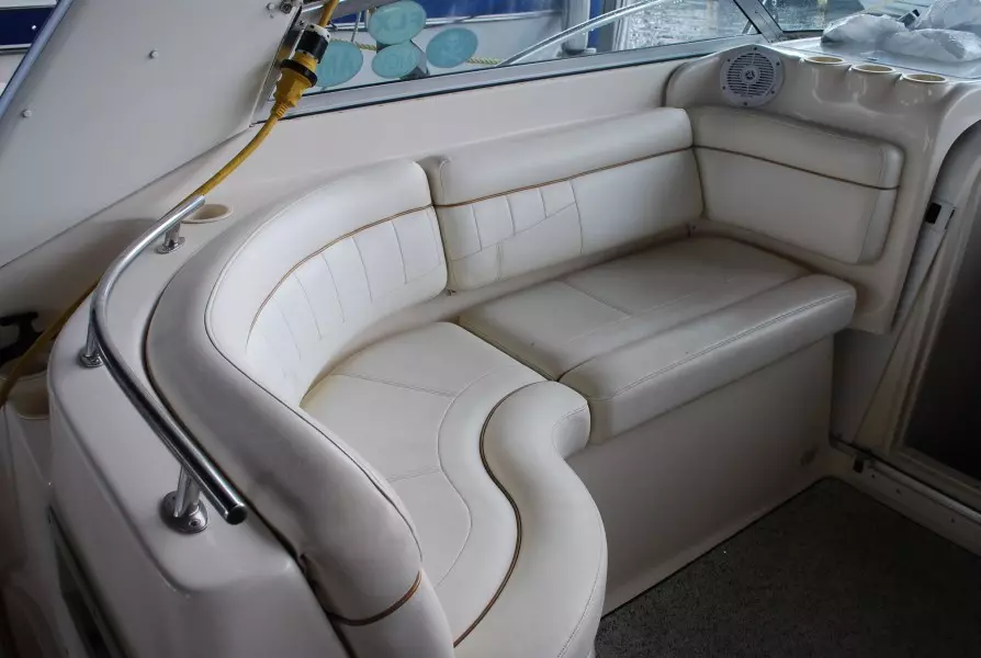 2002 Rinker 342 Fiesta Vee