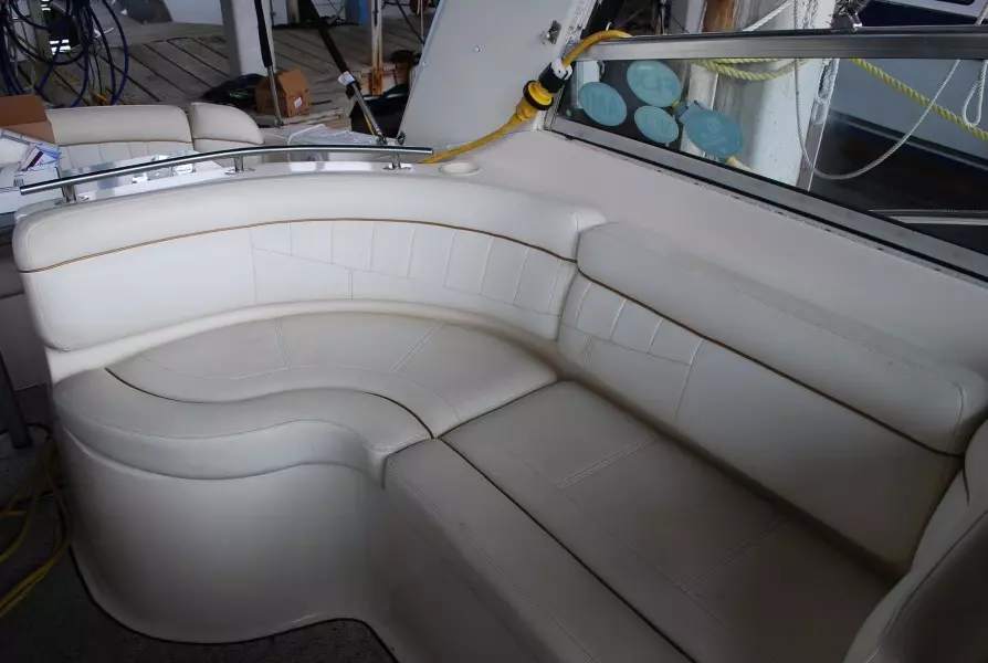 2002 Rinker 342 Fiesta Vee