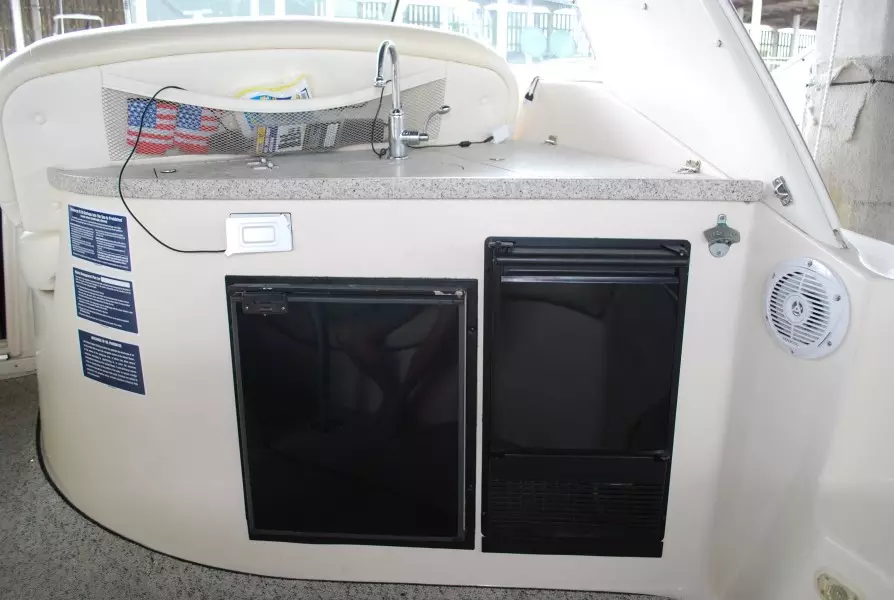 2002 Rinker 342 Fiesta Vee