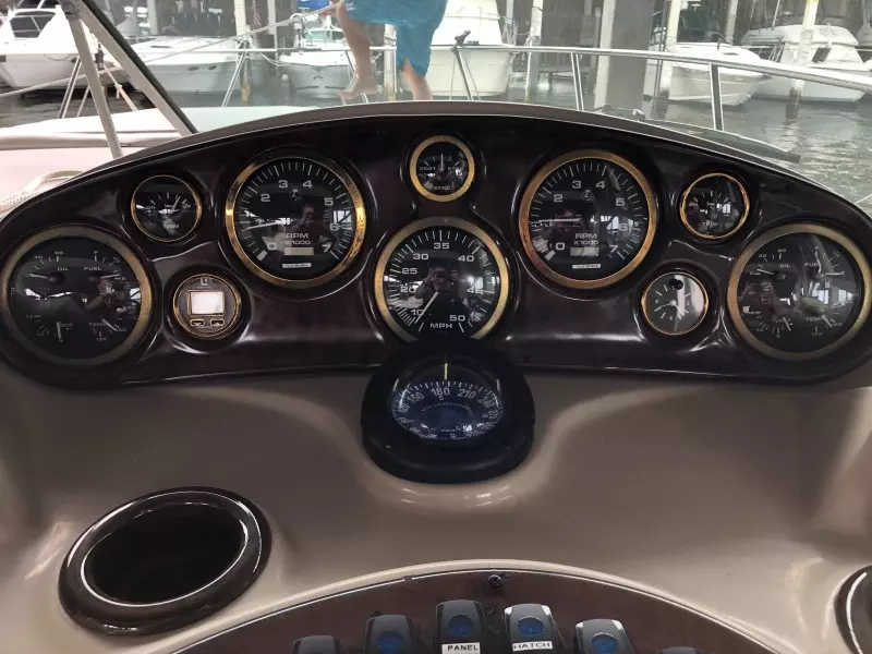 2002 Rinker 342 Fiesta Vee