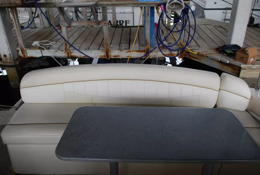 2002 Rinker 342 Fiesta Vee