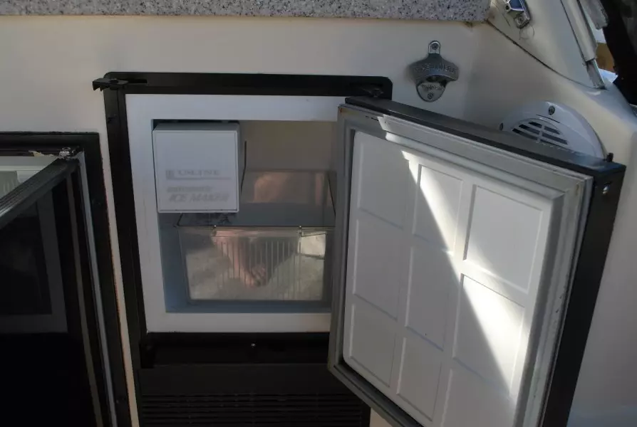 2002 Rinker 342 Fiesta Vee