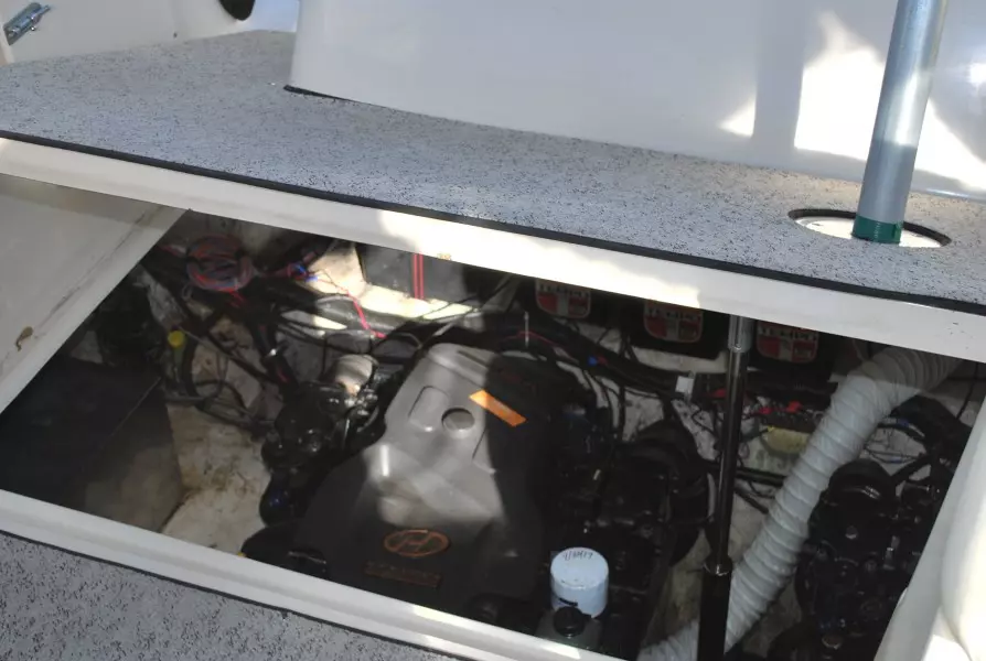 2002 Rinker 342 Fiesta Vee