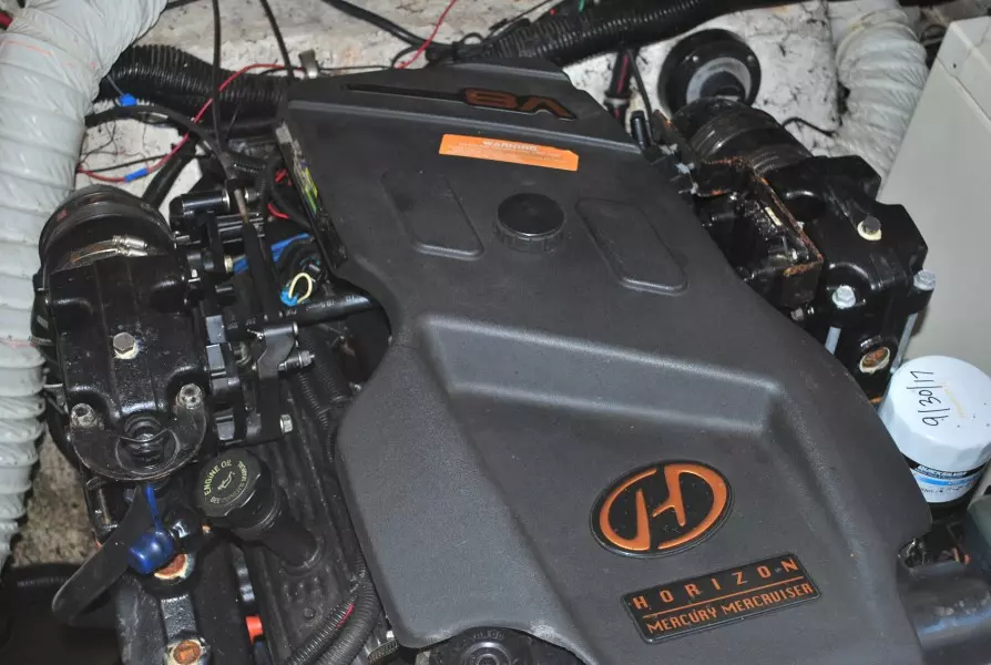 2002 Rinker 342 Fiesta Vee