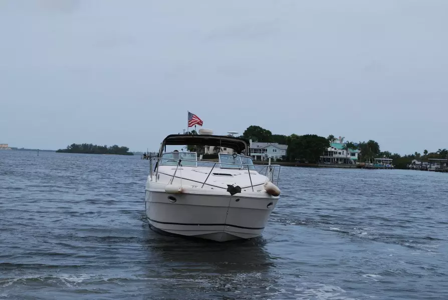 2002 Rinker 342 Fiesta Vee