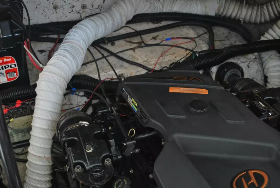 2002 Rinker 342 Fiesta Vee