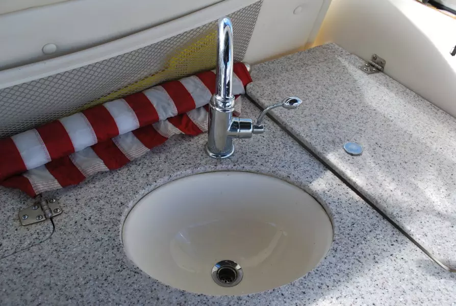 2002 Rinker 342 Fiesta Vee