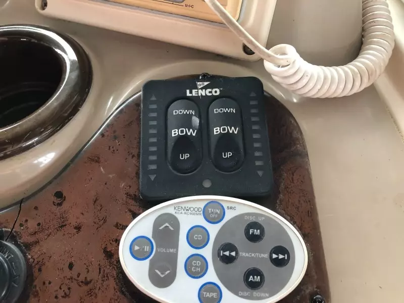 2002 Rinker 342 Fiesta Vee