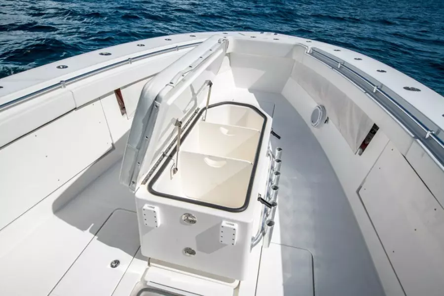 2011 Invincible 42CC