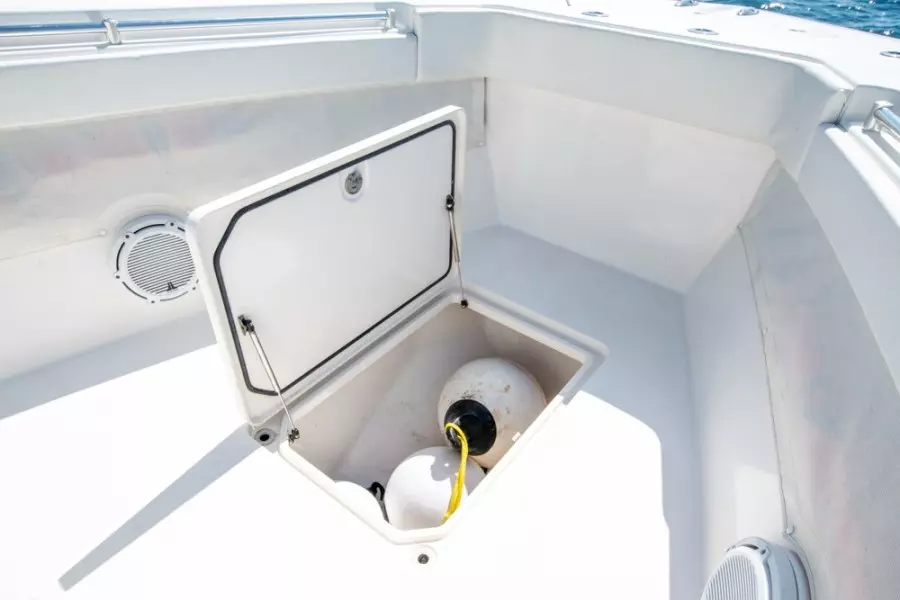 2011 Invincible 42CC