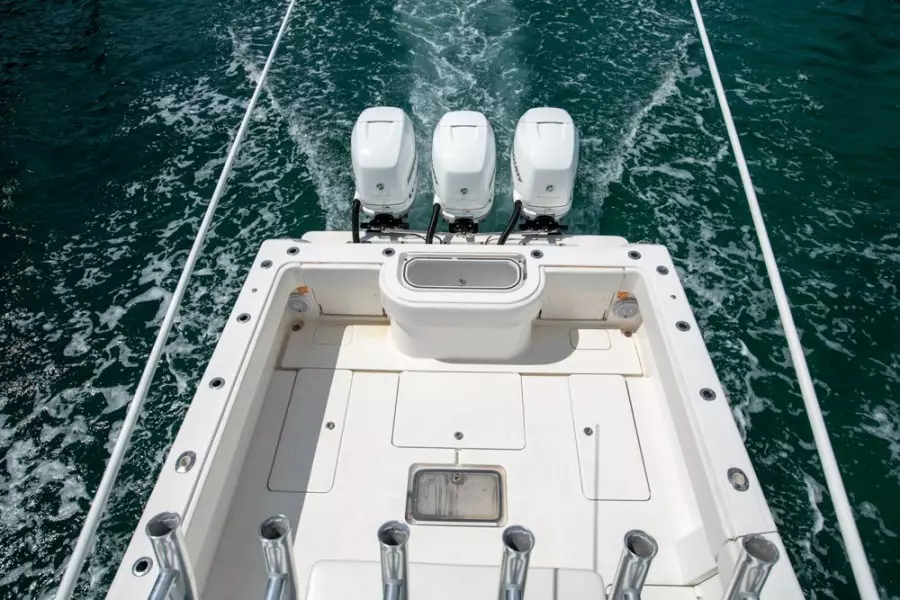 2011 Invincible 42CC