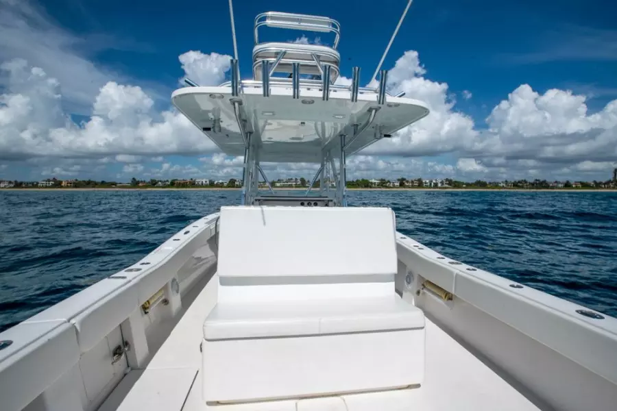 2011 Invincible 42CC