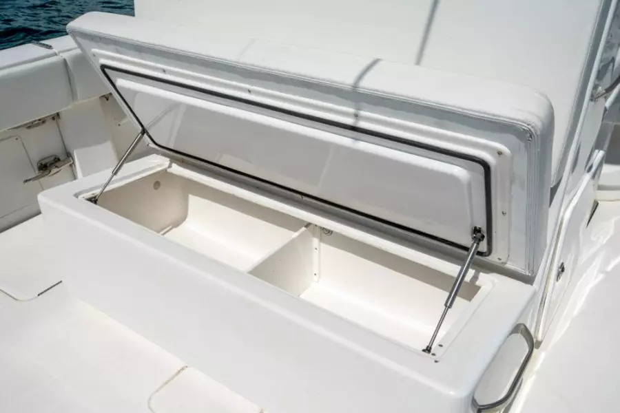 2011 Invincible 42CC