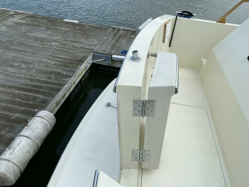 1983 Tollycraft Aft Cabin