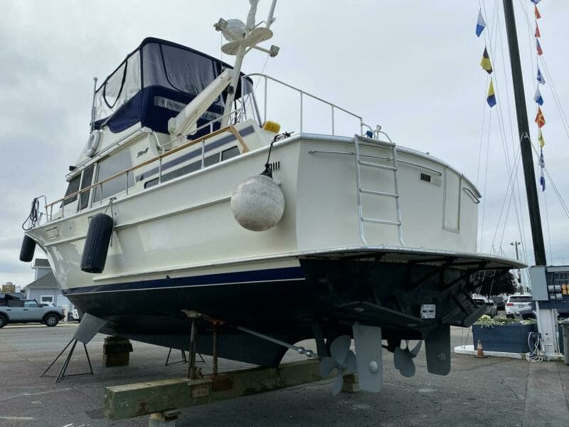 1983 Tollycraft Aft Cabin
