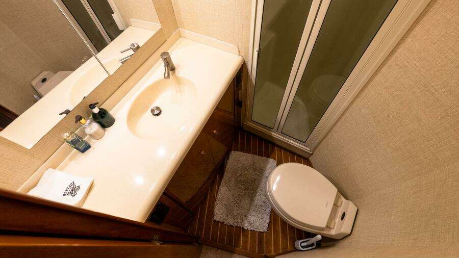 2002 Viking 52 Convertible