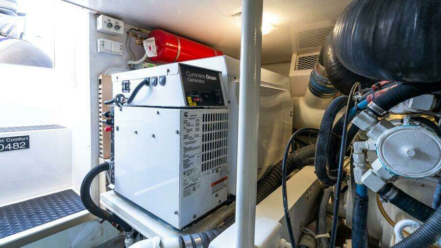 2002 Viking 52 Convertible