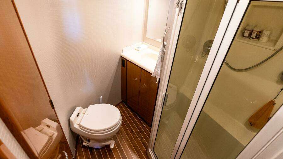 2002 Viking 52 Convertible