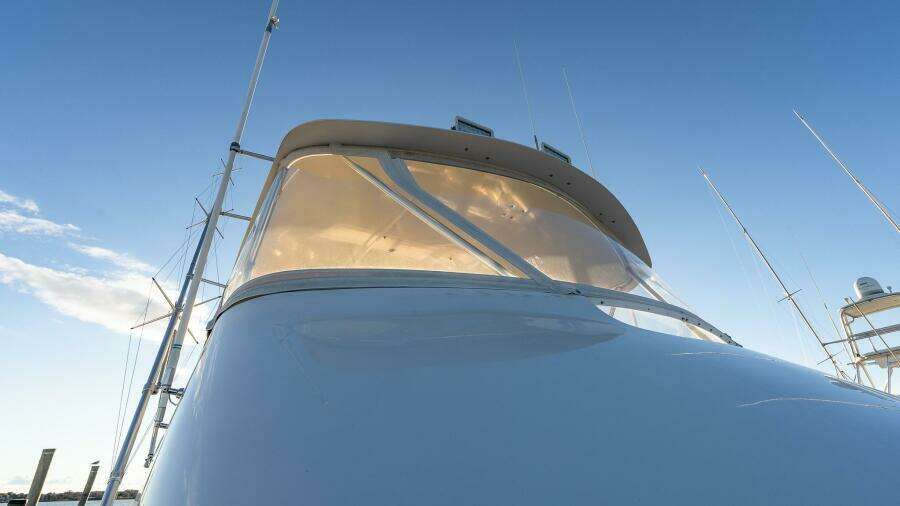 2002 Viking 52 Convertible