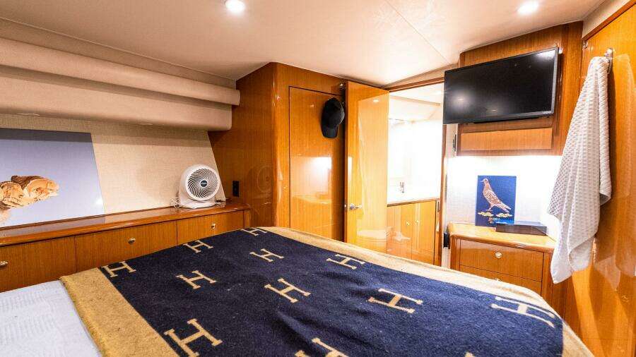 2002 Viking 52 Convertible