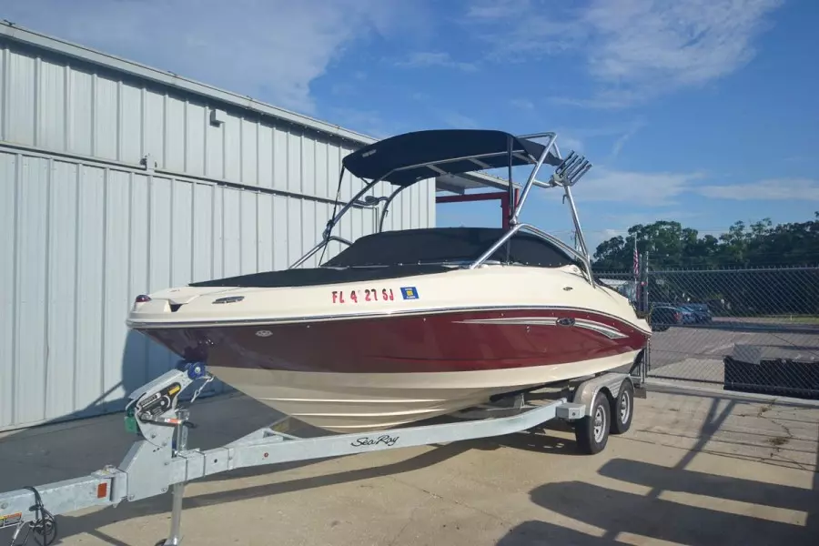 2007 Sea Ray 210 Select Tower